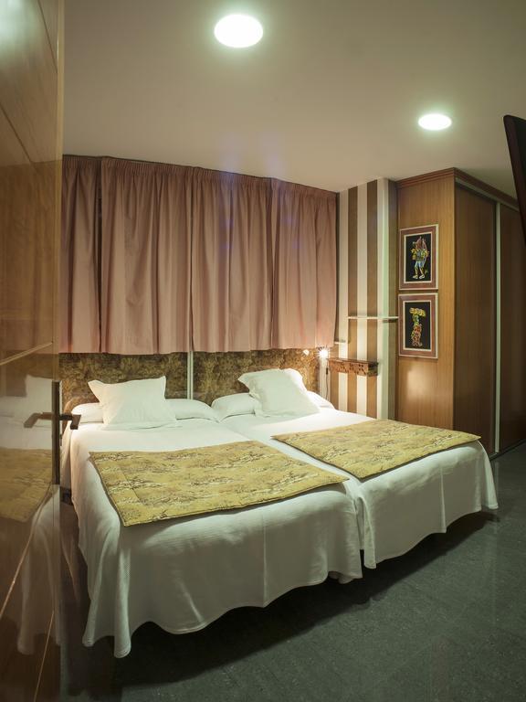 Ch Hostal Victoria Cuenca  Exterior photo