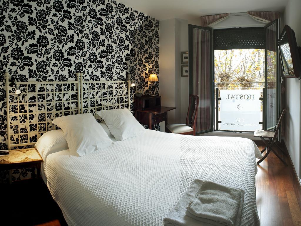 Ch Hostal Victoria Cuenca  Exterior photo