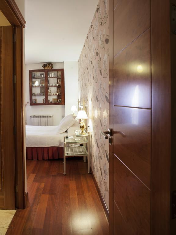 Ch Hostal Victoria Cuenca  Exterior photo