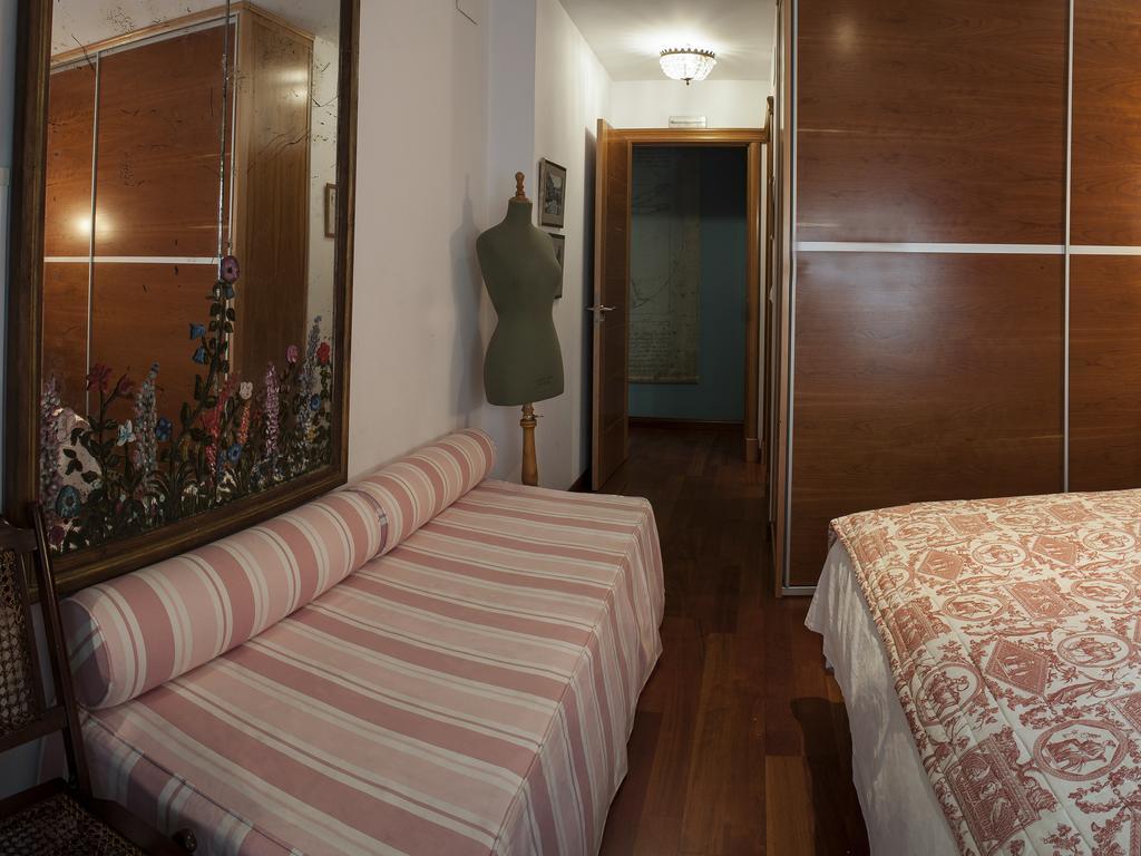 Ch Hostal Victoria Cuenca  Exterior photo