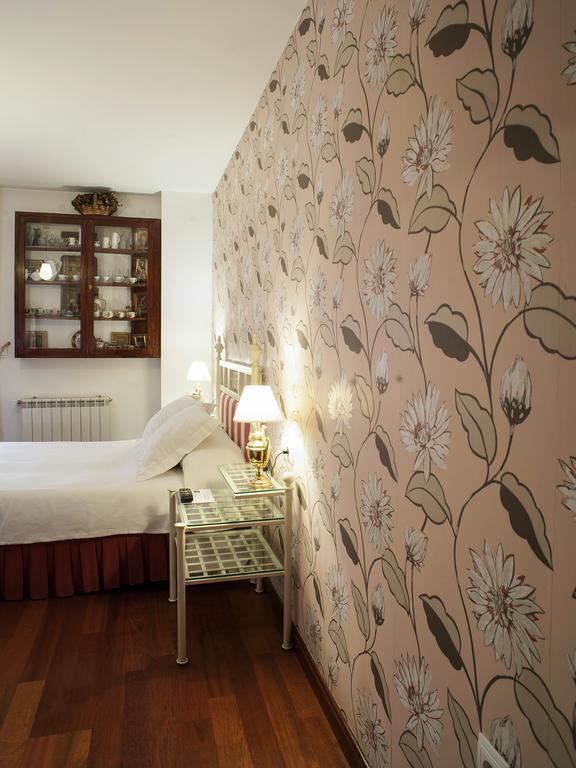 Ch Hostal Victoria Cuenca  Exterior photo