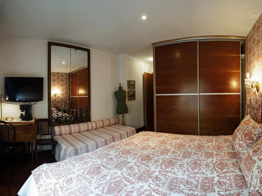 Ch Hostal Victoria Cuenca  Exterior photo