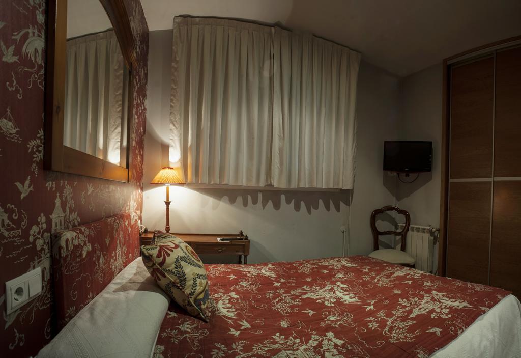 Ch Hostal Victoria Cuenca  Exterior photo