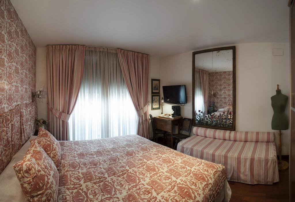 Ch Hostal Victoria Cuenca  Exterior photo